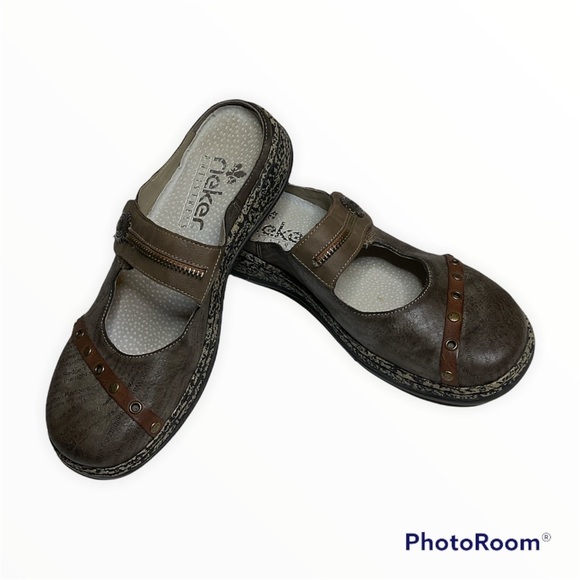 Rieker Antistress slip ons size EU38 US 7 - Picture 1 of 5